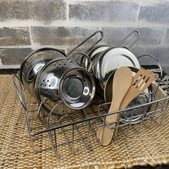 Kidzlane Stainless Steel Pots & Pans Play Set 8 pieces age 3-6 - Picture 1 of 11